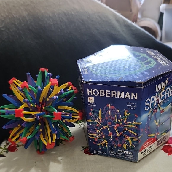 Hoberman Mini Rainbow Sphere Transforming Globe In Original Box - Picture 1 of 9